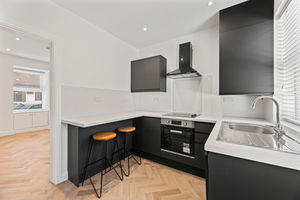 Breakfast Kitchen- click for photo gallery